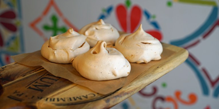 Meringue Cookies with Chocolate